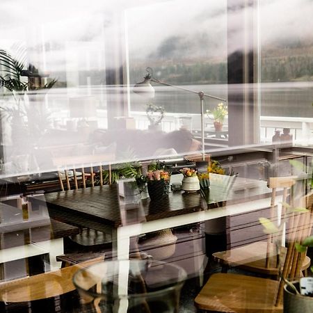 Fjaerland Fjordstove Hotell - Huseby Hotelldrift As Exterior foto