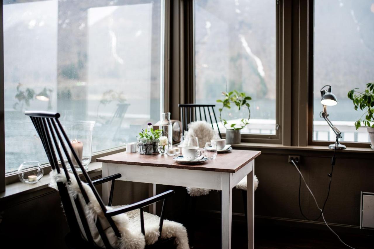 Fjaerland Fjordstove Hotell - Huseby Hotelldrift As Exterior foto