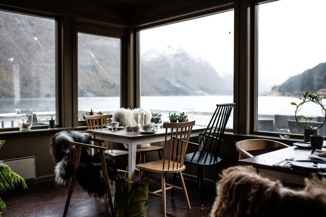 Fjaerland Fjordstove Hotell - Huseby Hotelldrift As Exterior foto
